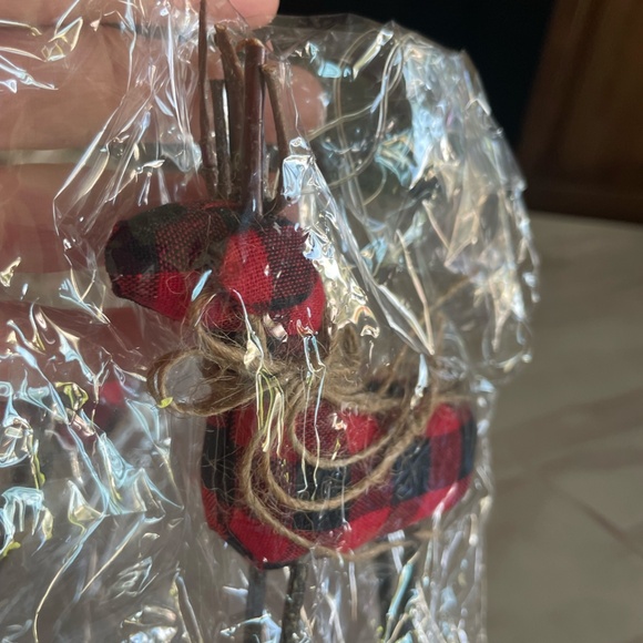 3 RED AND BLK BUFFALO PLAIN MINI DEER XMAS ORNAMENTS NEW - Picture 4 of 8